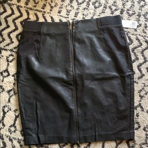 Forever21+ black faux leather zip front skirt